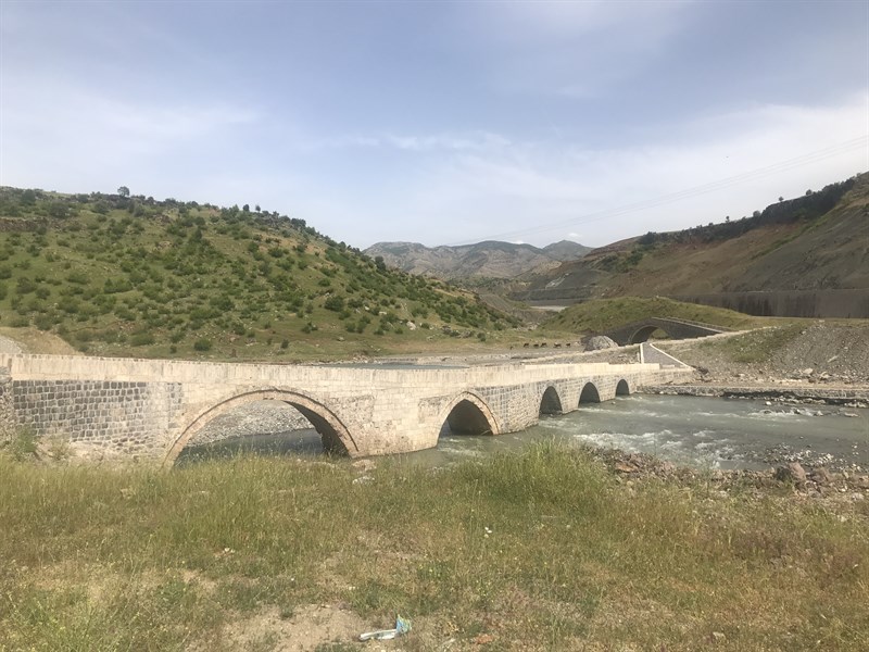 Tarihi Çarpıra Köprüsü